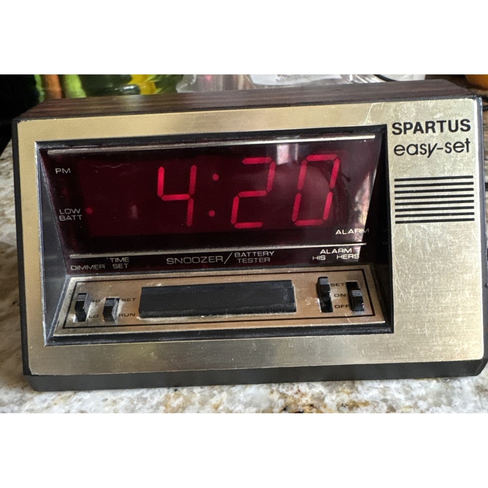 Vtg Spartus Easy-Set Digital Alarm Clock Gemini II Model 1068 Movie Prop His Her